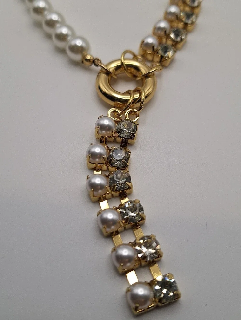NWT Daisy Fuentes Pearl Rhinestone Gold Tone Statement Necklace